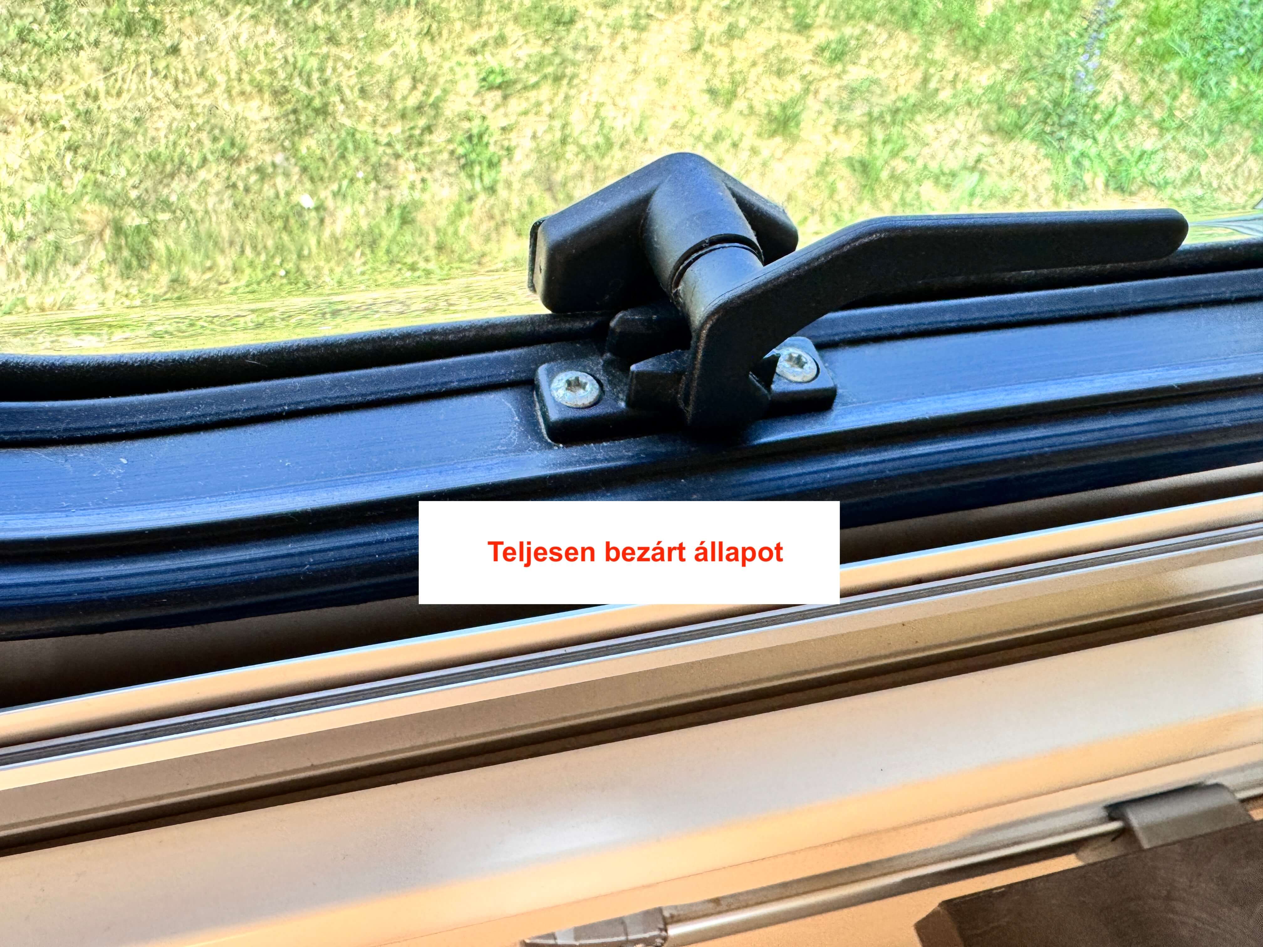 Ablaknyitó kis nútja a minimális légáramláshoz